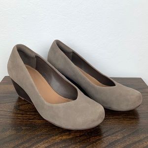 Clark’s Flores Tulip Suede Leather Wedge Pumps